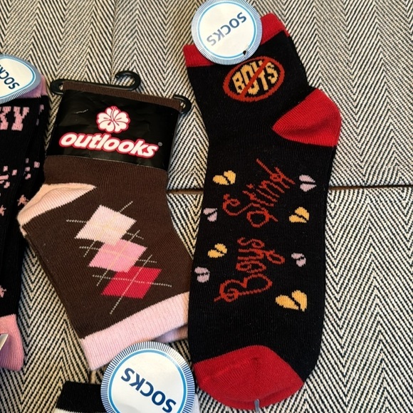 Six pairs of fashion socks - Picture 3 of 4